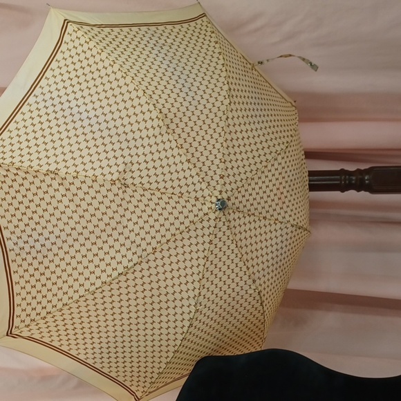 Vintage Umbrella - Picture 3 of 11